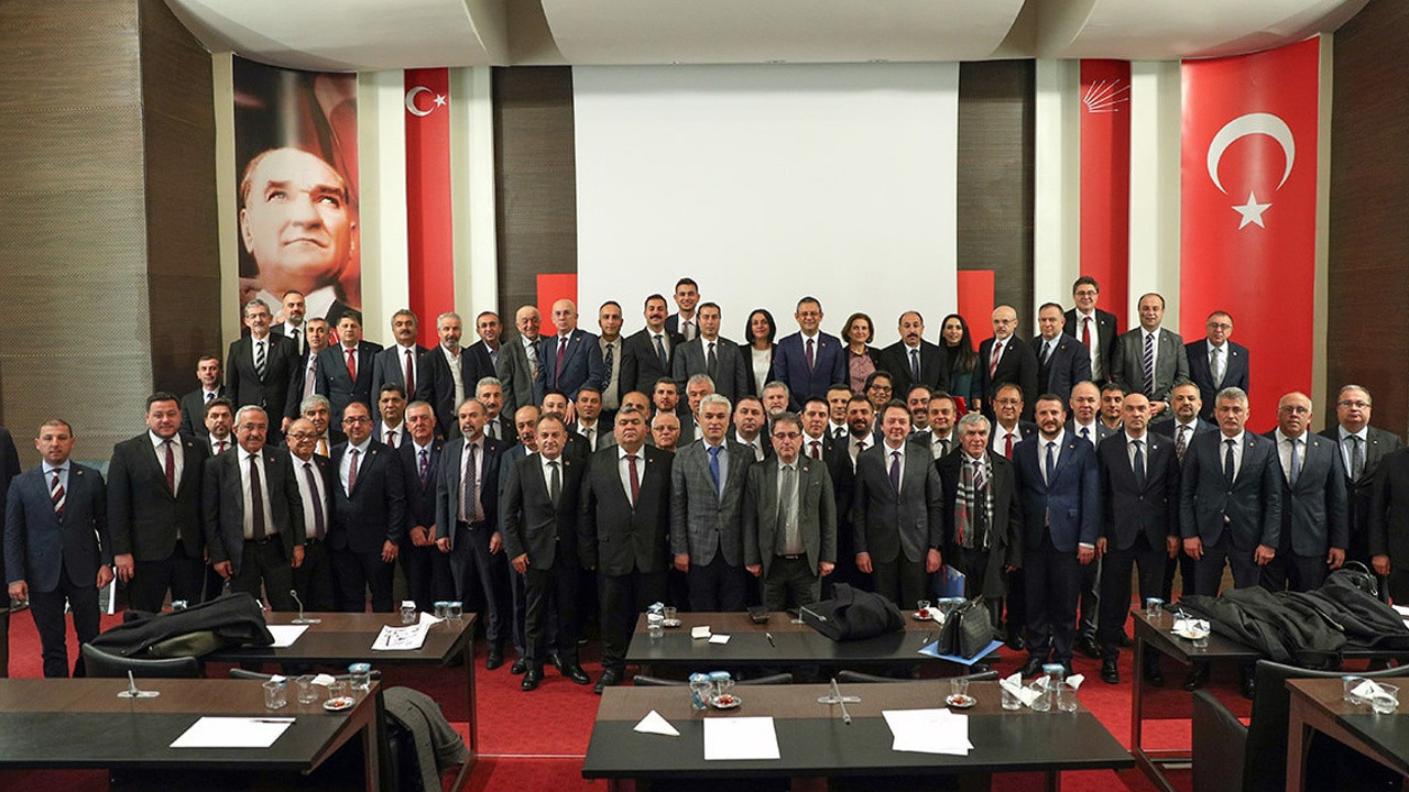 CHP lideri Özel, il başkanlarıyla bir araya geldi - F5Haber