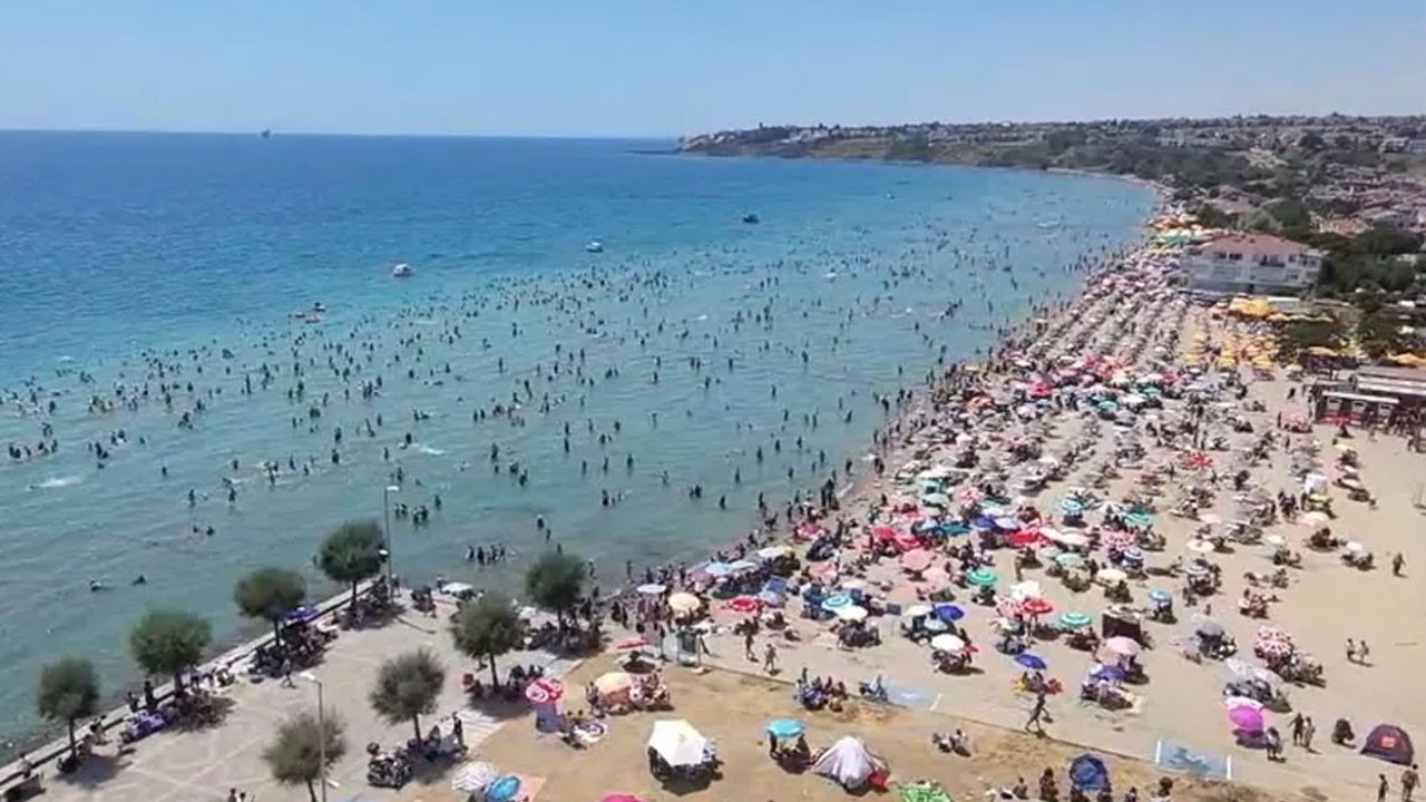 İzmir'de Beach fiyatları cep yakıyor! Ailelerin deniz keyfi binlerce lirayı buluyor