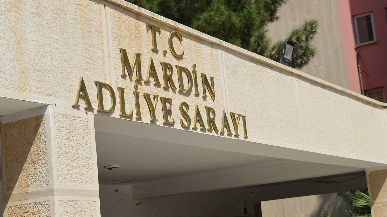 Kendisine bombalı tuzak kuran oğlu ve 3 arkadaşından şikayetçi olmadı