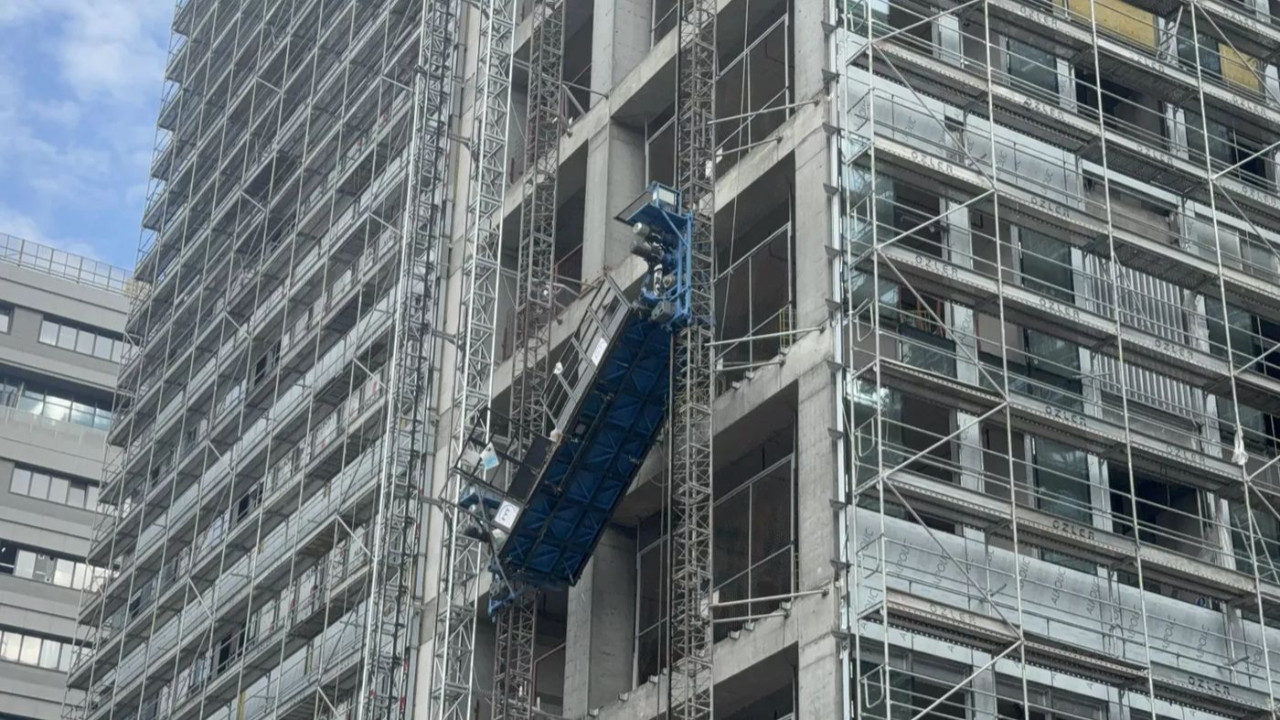 Şantiyede yük asansörünün halatı koptu: 2 yaralı