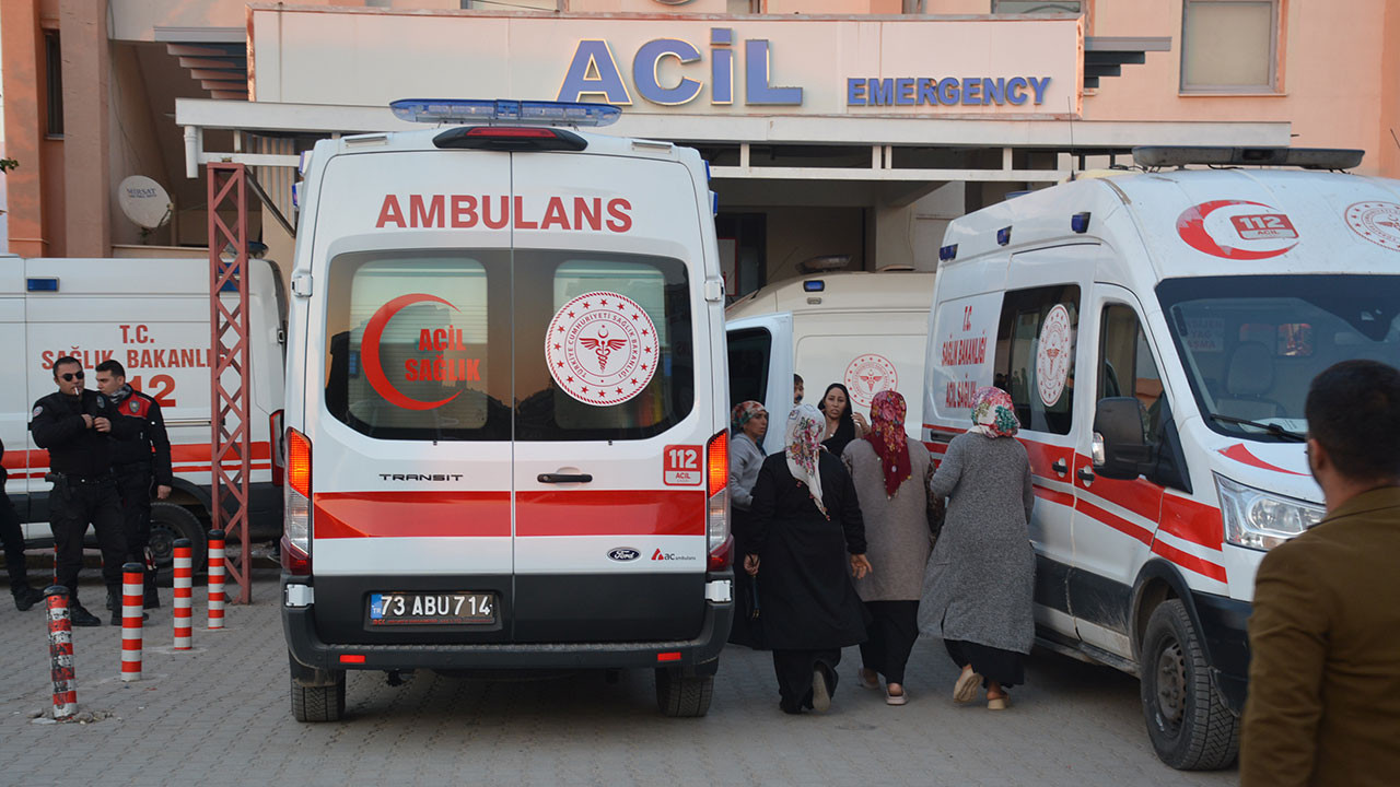 Silopi’de öğrenci servisi ile tanker çarpıştı: 14 yaralı