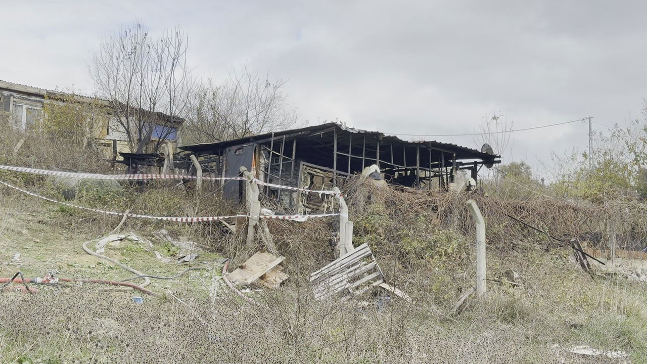 Arnavutköy'de barakada yangın! 1 kişi hayatını kaybetti