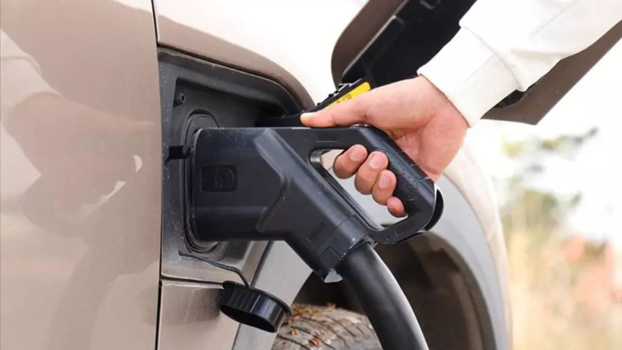 Yeni yönetmelik yürürlüğe girdi; Elektrikli araç şarjında sürpriz ücret devri bitti