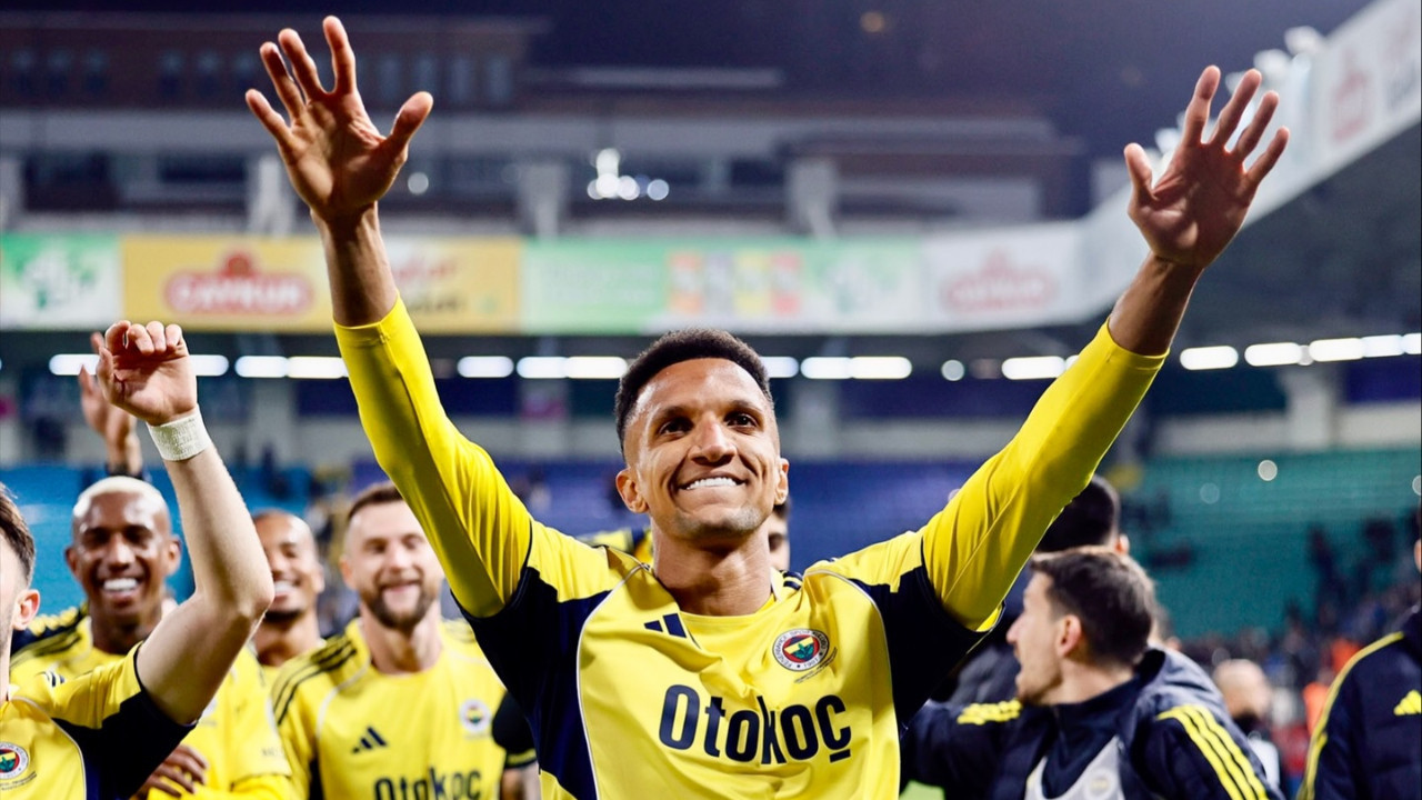 Bavulunu topladı, Fenerbahçe'den ayrılıyor! Ya Dzeko'nun ya da Mourinho'nun yanına yolcu