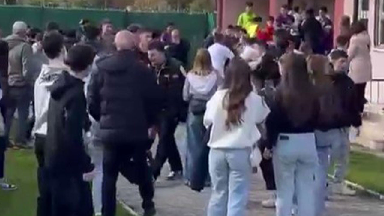 Öğrencilerden öğretmene şiddete sendikalardan tepki