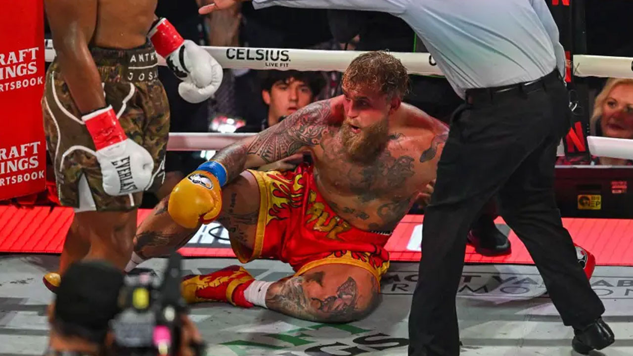 Anthony Joshua - Jake Paul maçı. Nakavtla bitti, çenesi kırıldı