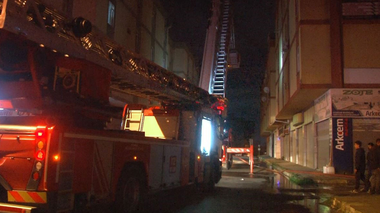 Başakşehir’de ayakkabı imalathanesindeki yangın söndürüldü