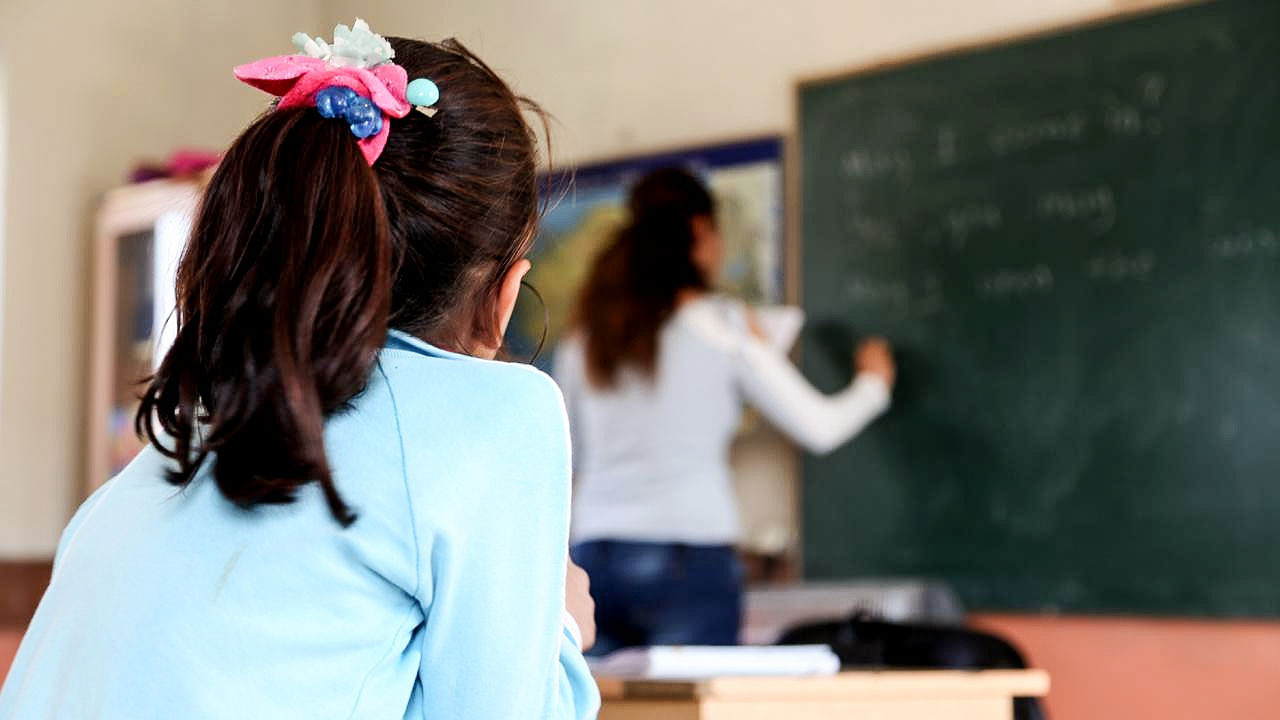 Yeni dönem başlıyor! Öğretmenleri ilgilendiriyor - O şart resmen kaldırıldı!