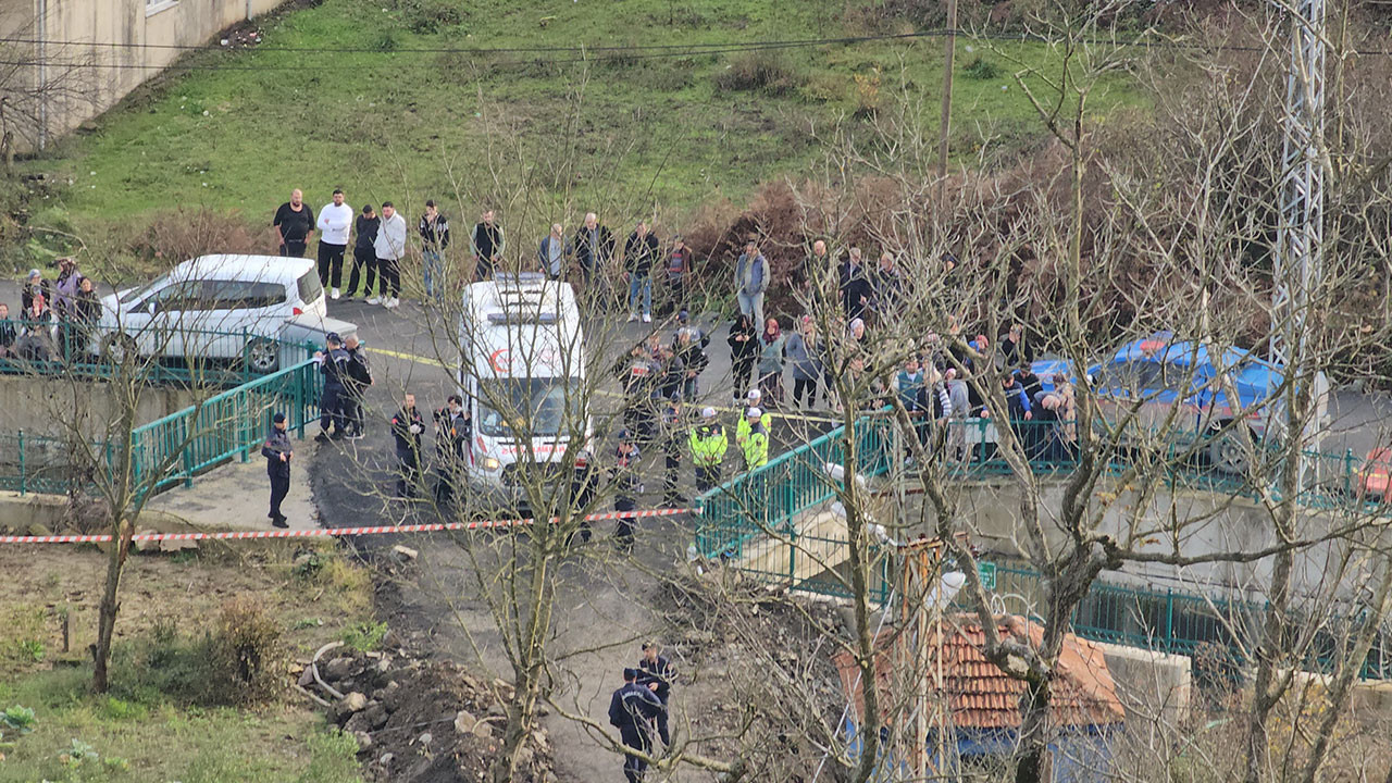 Hasta ziyaretinden dönerken annesiyle kurşunların hedefi oldu