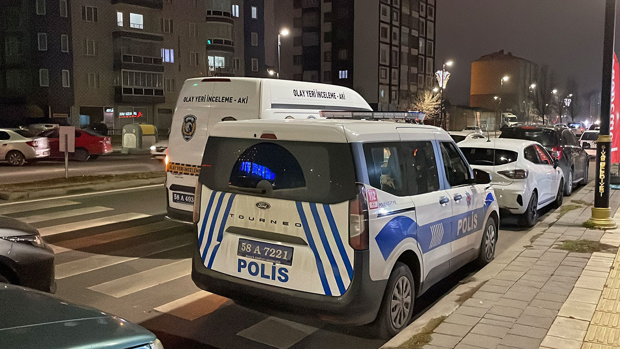 Sivas'ta kardeş cinayeti: Tartıştığı ağabeyini bıçaklayarak öldürdü