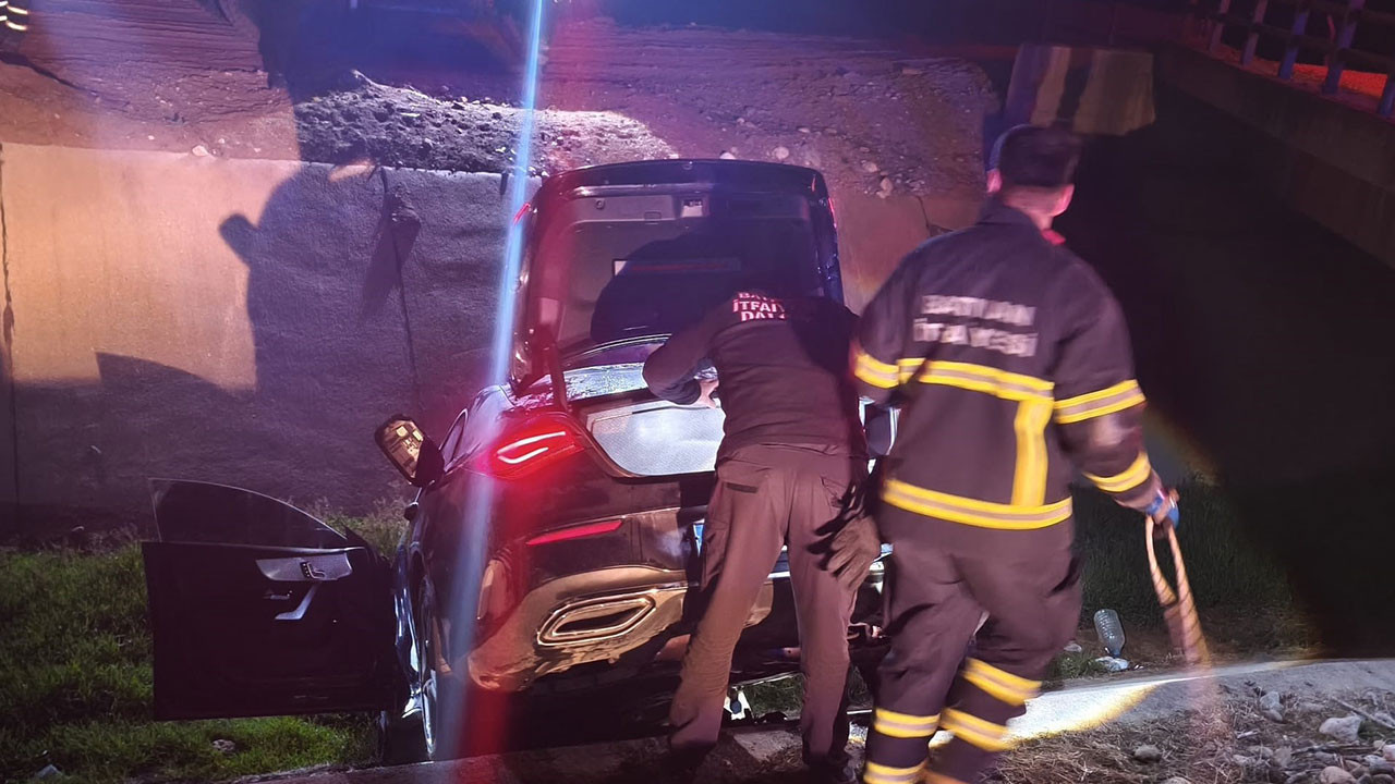Batman’da otomobil su kanalına uçtu: 1 yaralı