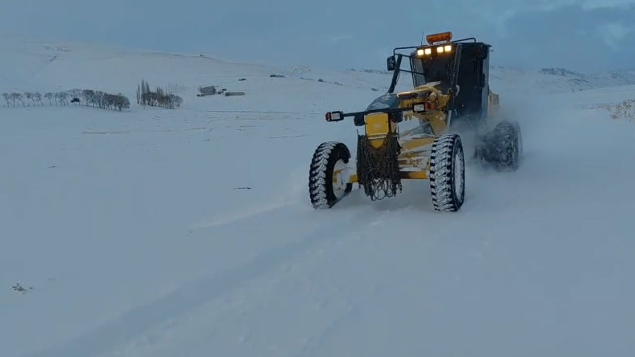 Kars’ta 143 köy yolu ulaşıma kapandı