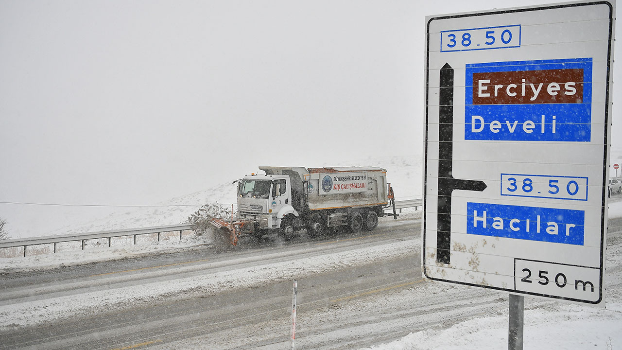 Kayseri'de 137 mahalle yolu kapalı