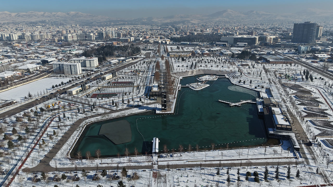 Çorum'da kar kartpostallık görüntüler oluşturdu