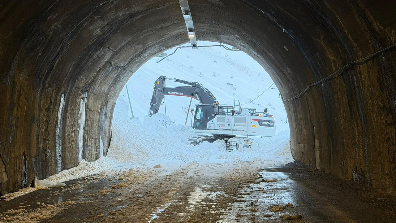 Hakkari-Van karayolu ulaşıma açıldı