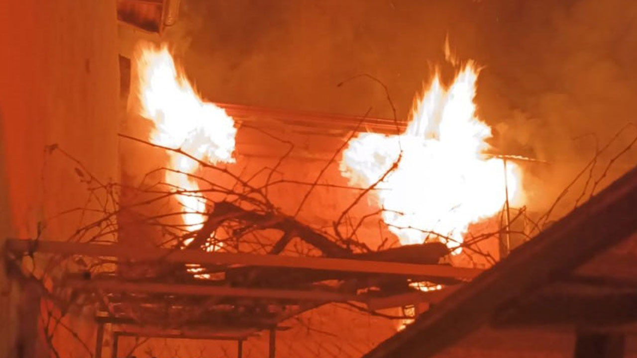 Beyşehir’de korkutan ev yangını