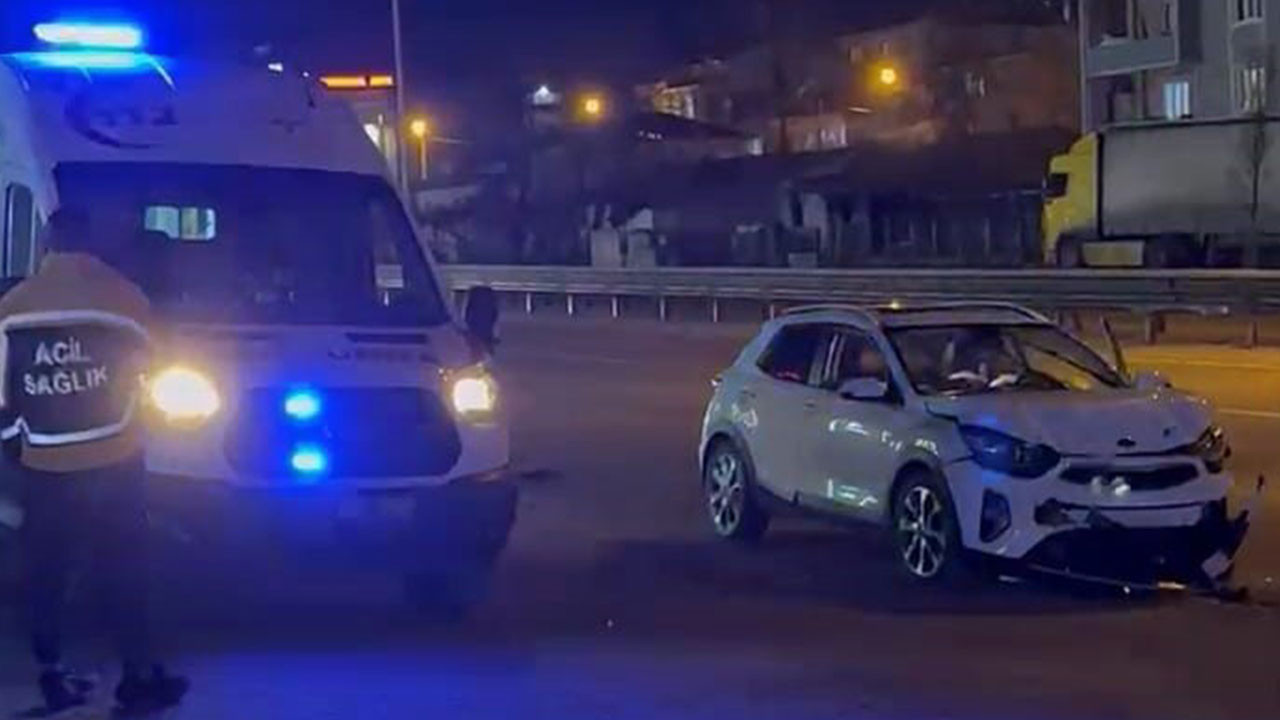 İnegöl'de otomobiller çarpıştı: 1'i çocuk 3 yaralı