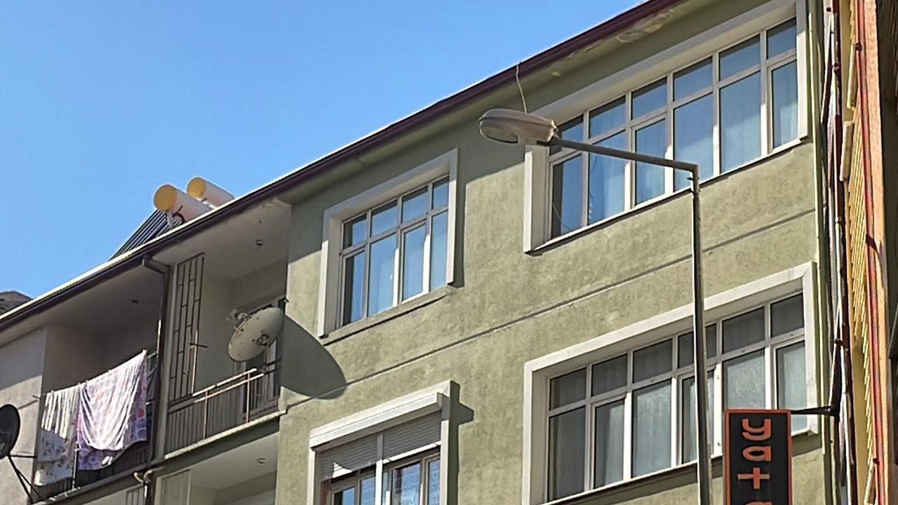 Yakınlarının haber alamadığı şahıs evinde ölü bulundu