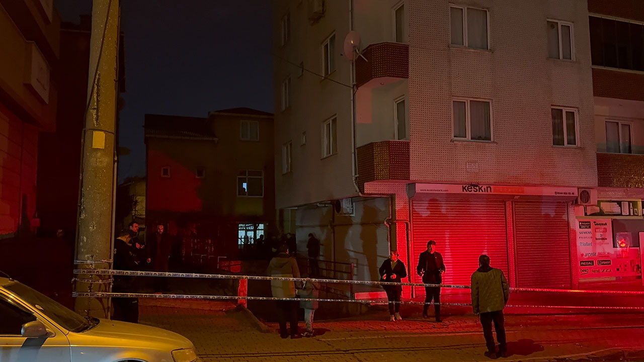 Gebze’de 5 katlı apartmanın girişinde çökme oluştu: Vatandaşlar tahliye edildi