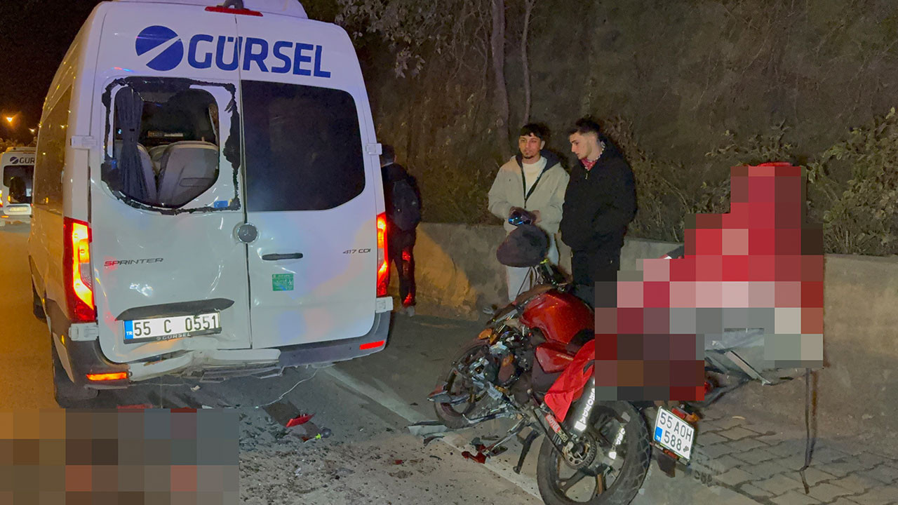 Samsun’da motosiklet servis minibüsüne çarptı: 1 yaralı
