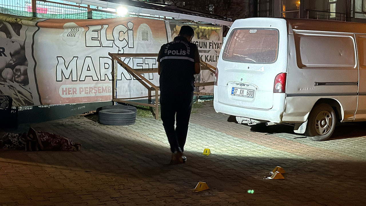 Arnavutköy'de cami avlusunda yaşlı adama silahlı saldırı