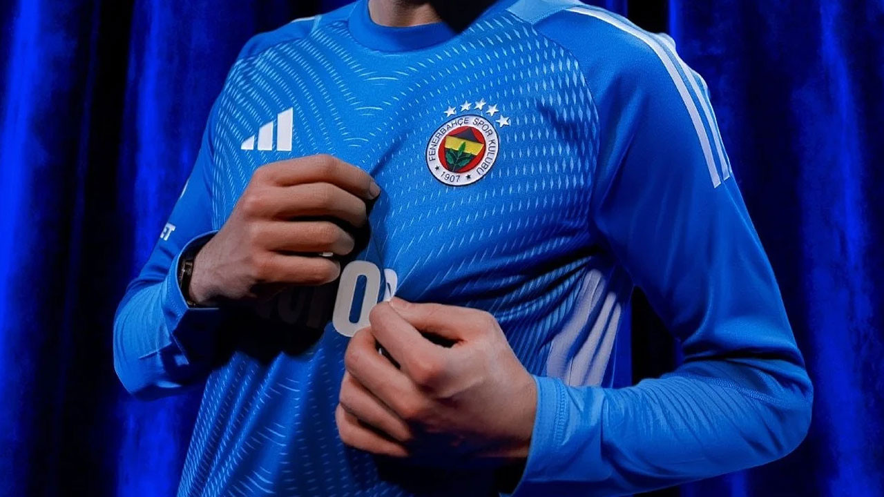 11 yıl aradan sonra Fenerbahçe'ye geri döndü! Yıldız isim imzayı attı