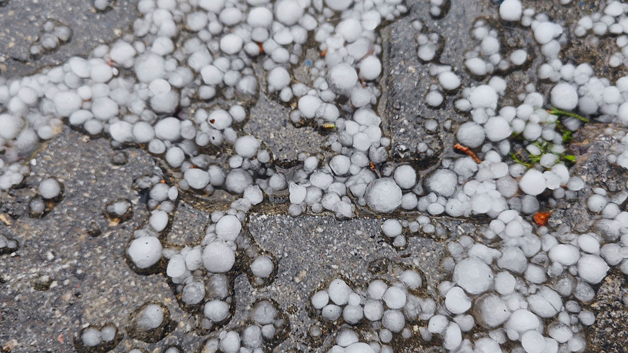 Hatay'da dolu yağışı
