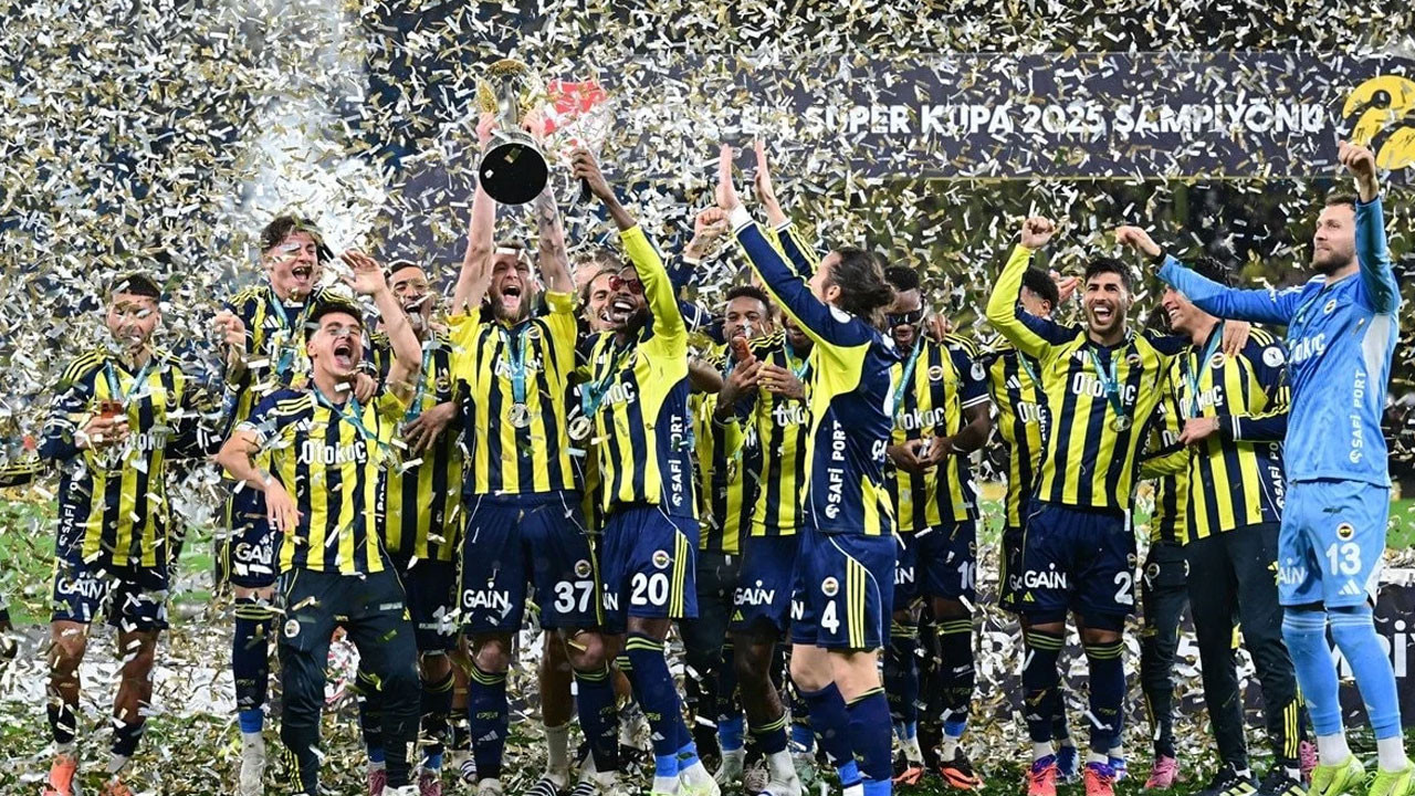 Fenerbahçe kupayı aldı! Süper Kupa özlemi son buldu