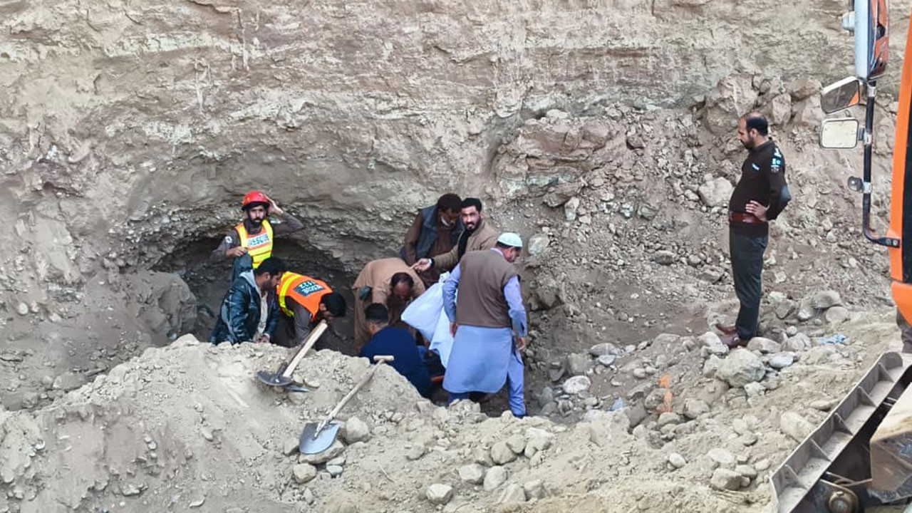 Pakistan’da yasa dışı altın madeninde çökme: 8 ölü, 1 yaralı
