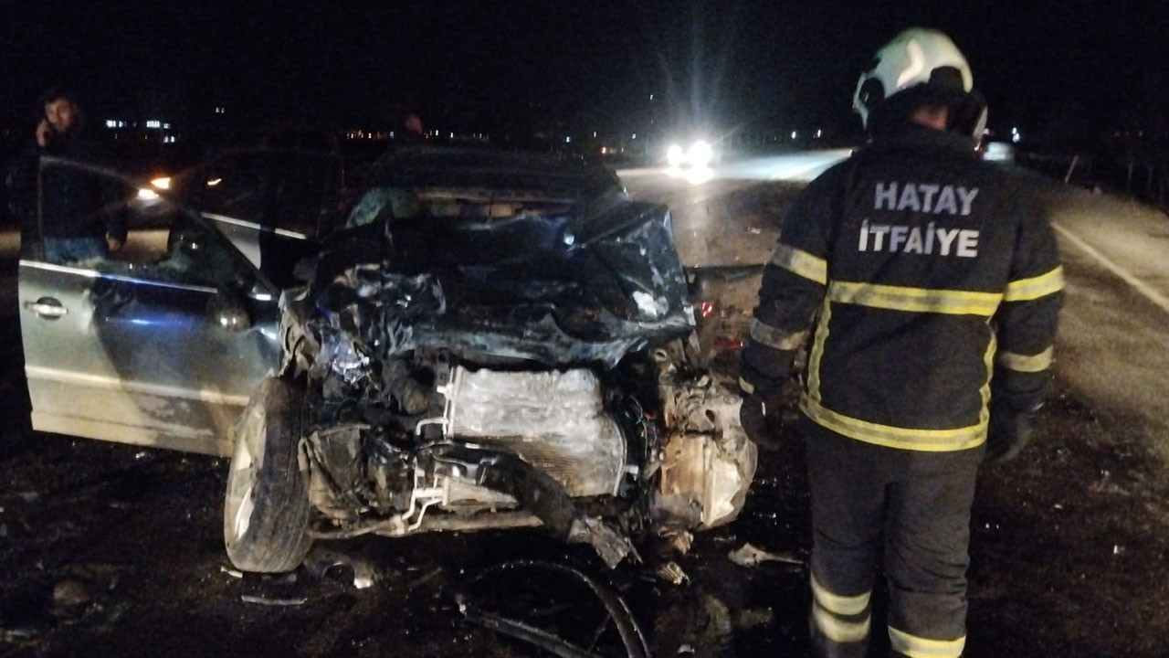 Otomobil ile minibüs kafa kafaya çarpıştı: 1 ölü, 6 yaralı