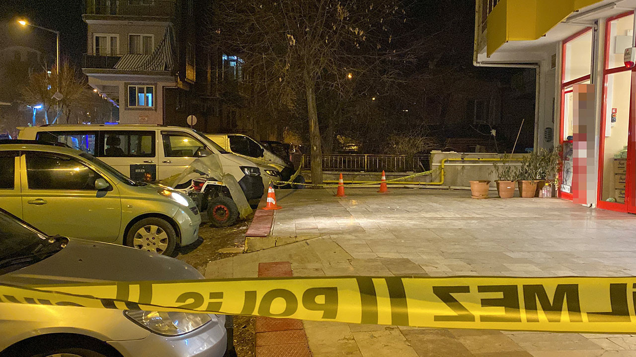 Burdur'da şüpheli çanta fünye ile patlatıldı