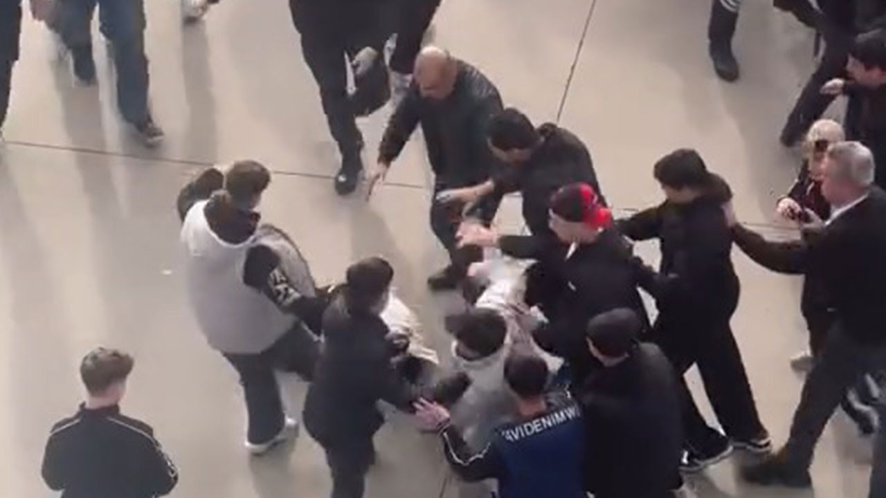 Bursa'da gençler birbirine girdi