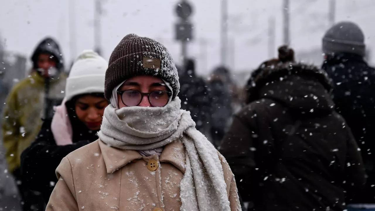 Hava 4 derece soğuyacak... Meteorolojiden kuvvetli kar uyarısı