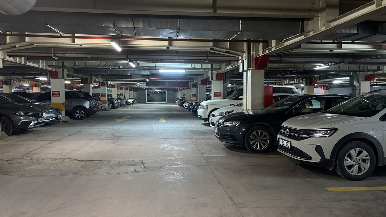 Kapalı otoparktaki şakalaşma kanlı bitti: Arkadaşını bıçaklayarak öldürdü