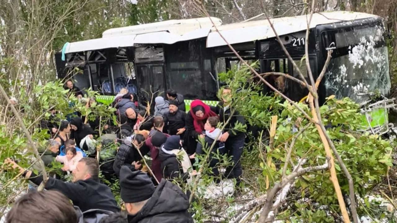 Kocaeli'de yolcu otobüsü şarampole yuvarlandı: Çok sayıda yaralı var