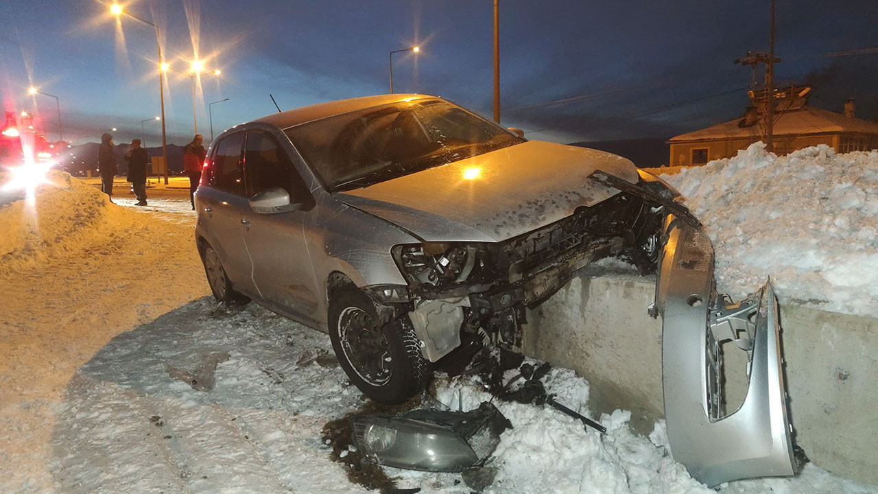 Van'da trafik kazası: 3 yaralı