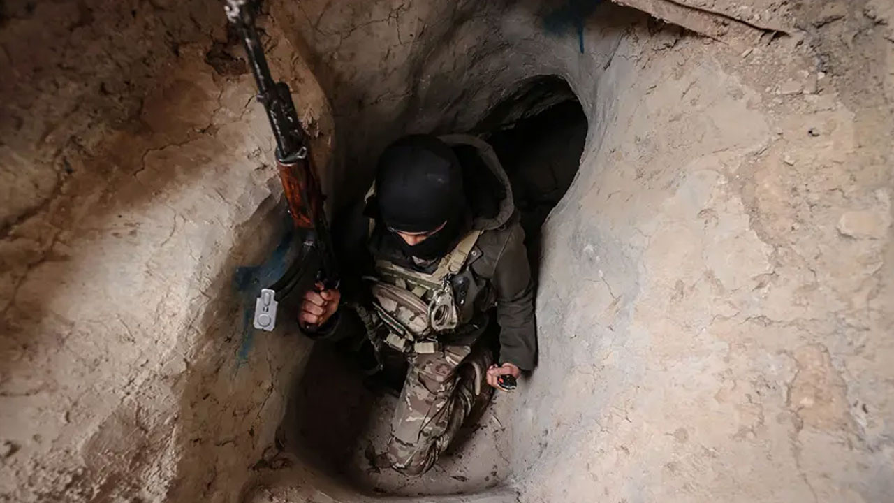 Ayn İsa'daki YPG tünelleri ortaya çıktı! Sivil yerleşim yerlerinde inşa etmişler