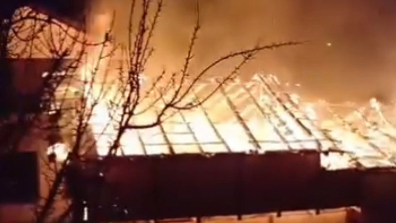 Düzce’de mobilya atölyesi küle döndü