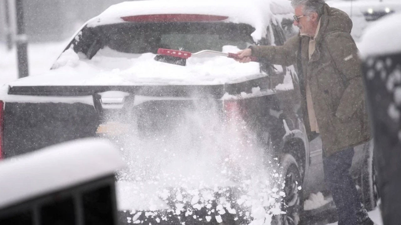 Kanada'da kar fırtınası etkili oldu