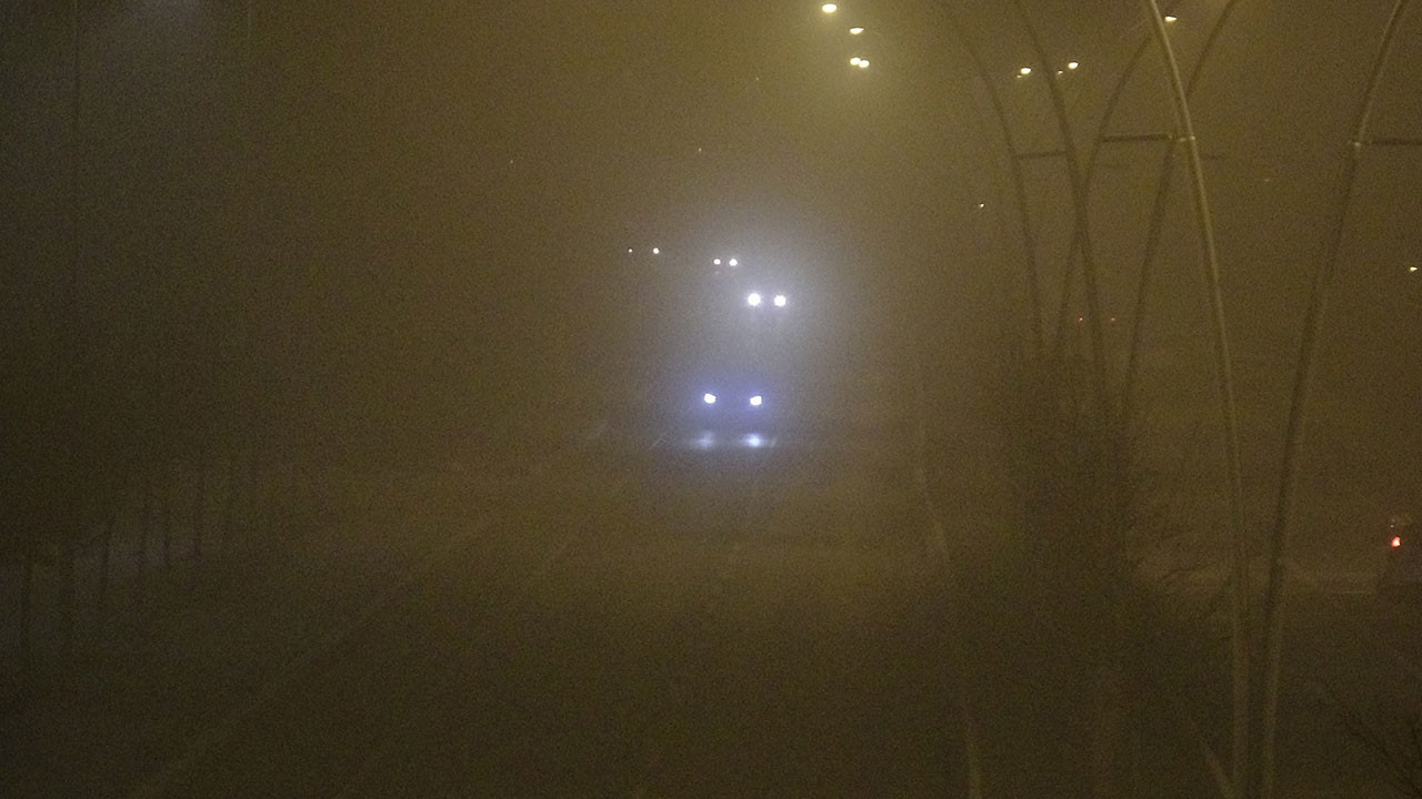 Çankırı'da etkili olan sis görüş mesafesini 50 metreye düşürdü