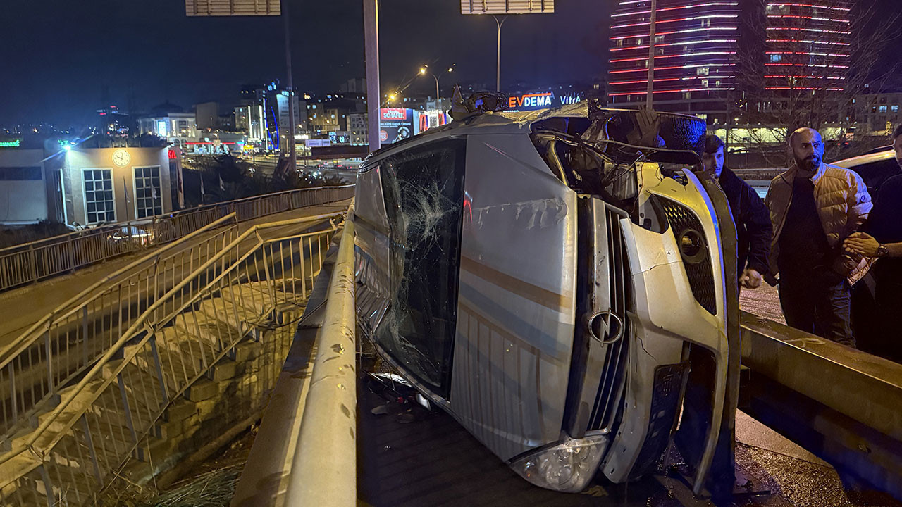 Avcılar E-5 yan yolda kaza: 2 yaralı