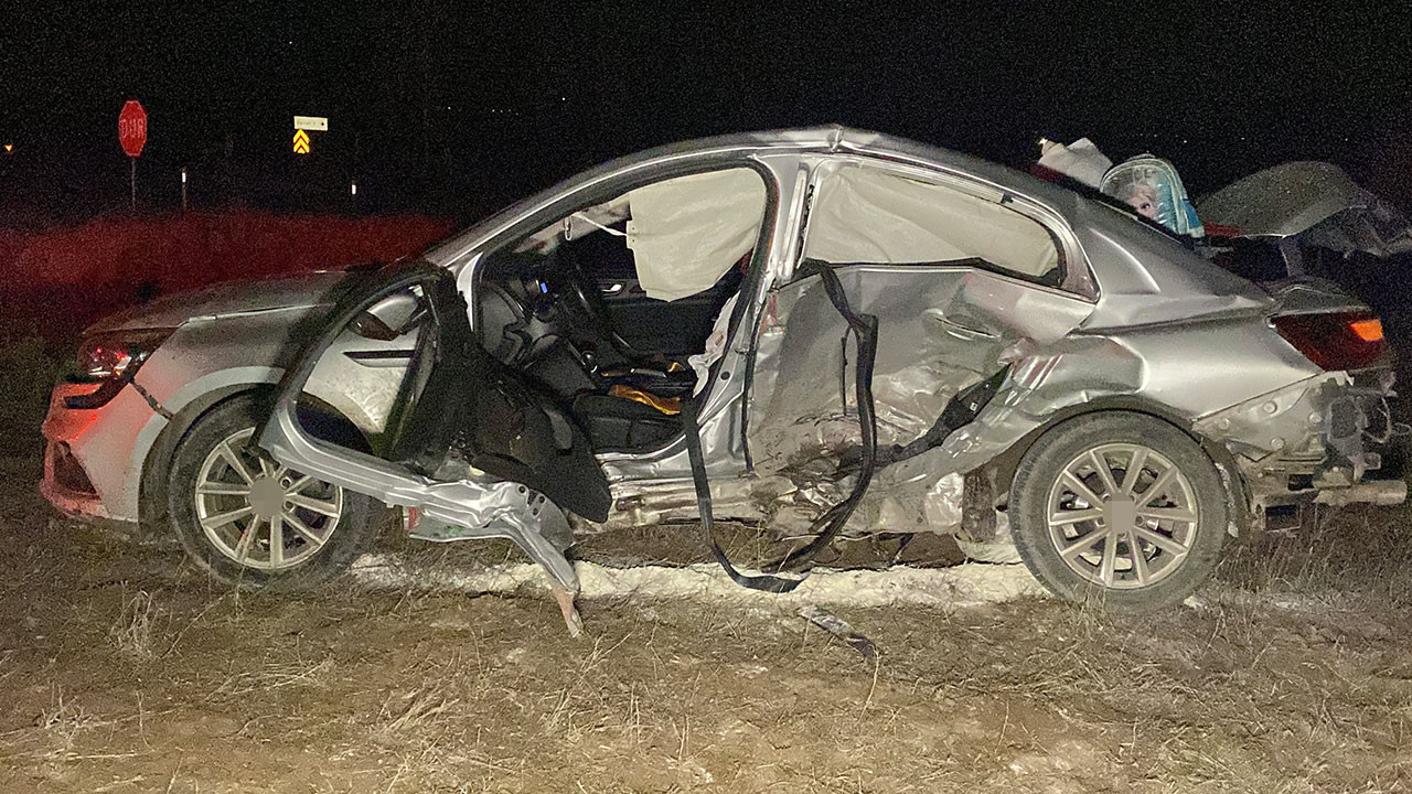 Çorum'da iki otomobil çarpıştı: 8 yaralı