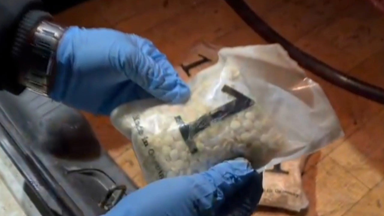 Binlerce uyuşturucu hap ele geçirildi: 3 kişi tutuklandı