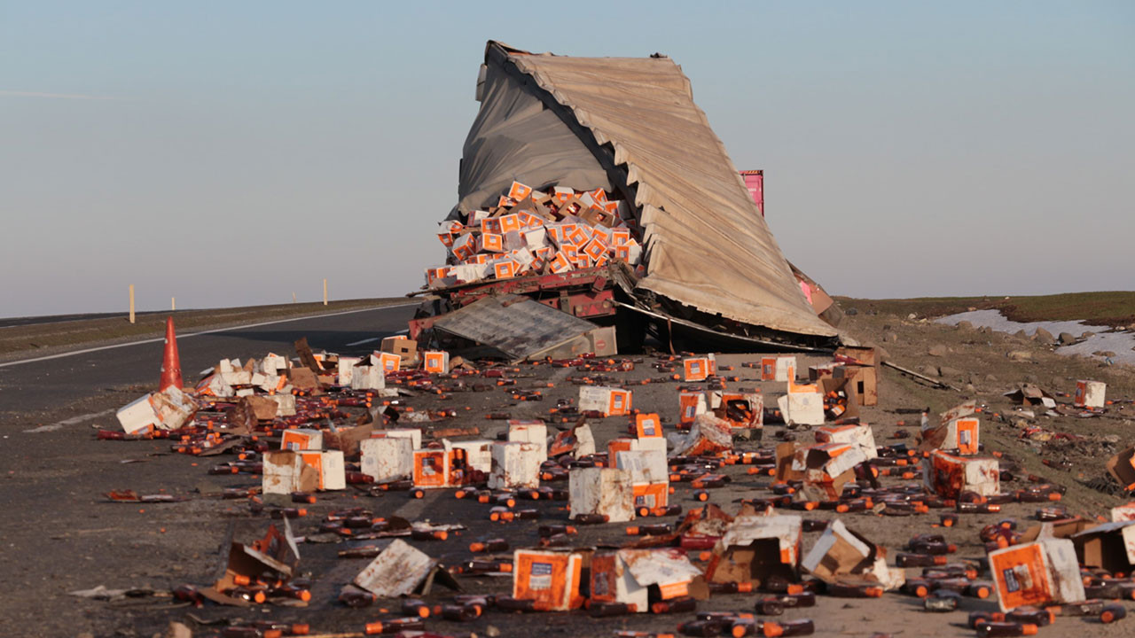 Şırnak'ta iki TIR çarpıştı: 2 yaralı