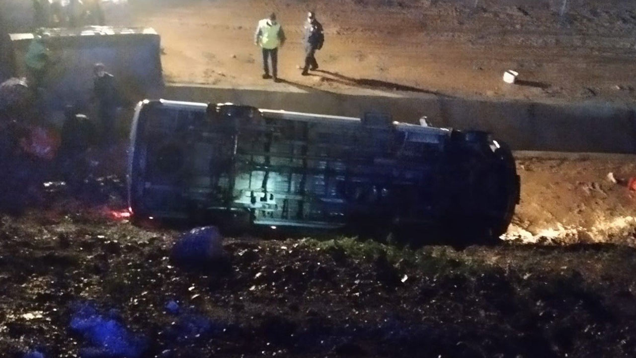Mersin'de işçi servisi uçuruma yuvarlandı: 13 yaralı