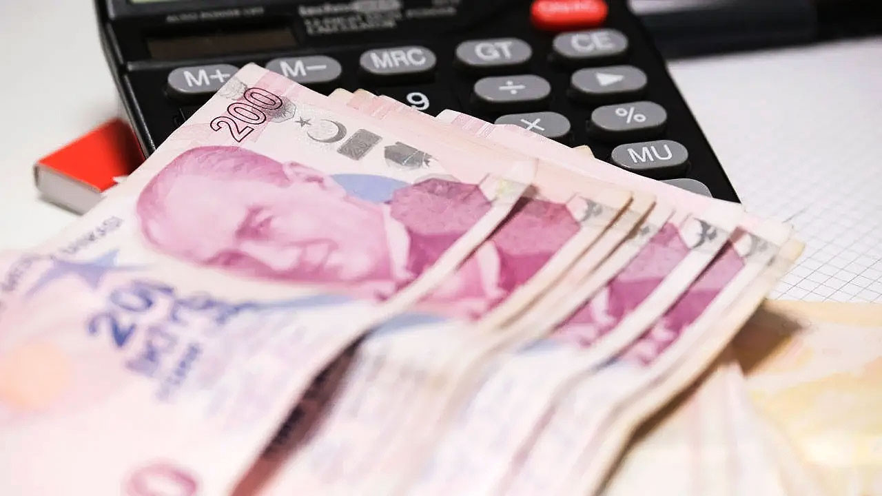 Emekliler için en net rakamı verdi; Hesaplara yatacak tutar şaşırtacak