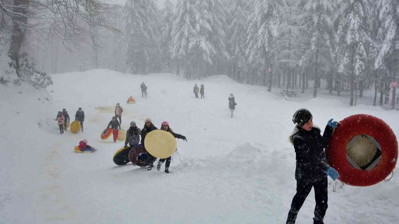 Kartepe'de tartışma kavgaya döndü: Baba, çocuklarının yanında darp edildi