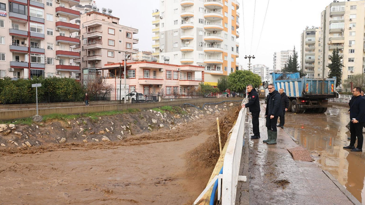 Mersin'deki selden geriye bu görüntüler kaldı: 51 ev ve işyeri zarar gördü, 12 kişi kurtarıldı