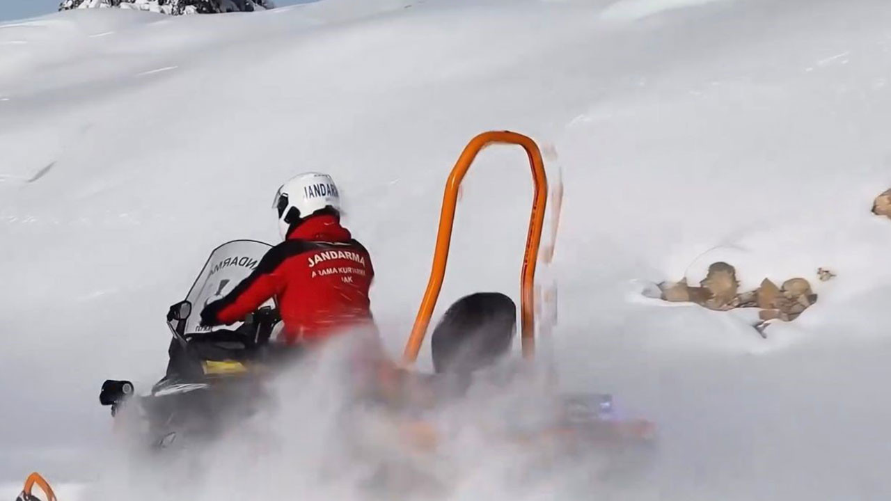 Kayak tutkunlarının güvenliği JAK timlerine emanet