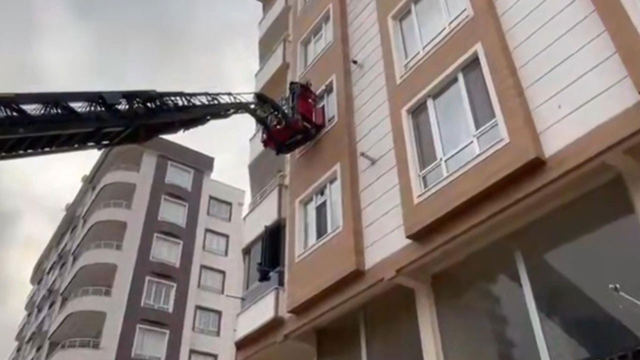 Şanlıurfa'da istinat duvarı çöktü: Binada mahsur kalanlar kurtarıldı